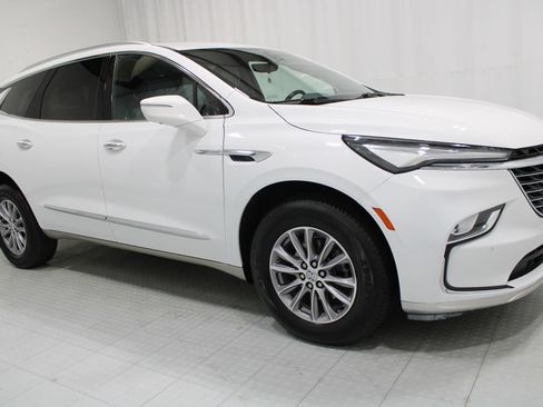 Used 2024 Buick Enclave Premium AWD/4WD image 4