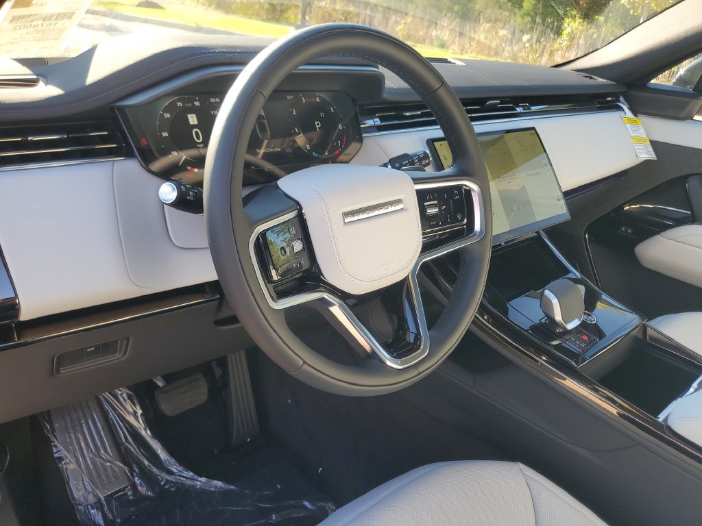 New 2027 Land Rover Range Rover Sport SE AWD/4WD image 13