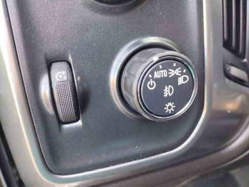 Used 2018 Chevrolet Silverado 1500 LTZ image 36