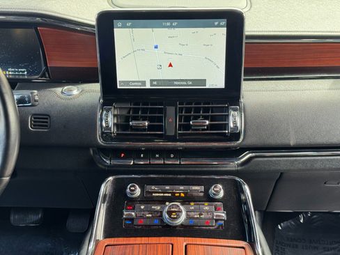 Used 2020 Lincoln Navigator L 4WD image 24