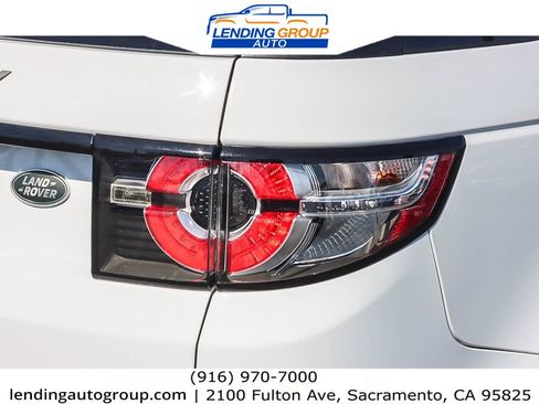 Used 2017 Land Rover Discovery Sport SE image 8