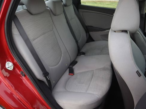 Used 2017 Hyundai Accent SE FWD image 13