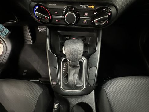 Used 2022 Kia Soul LX FWD image 29