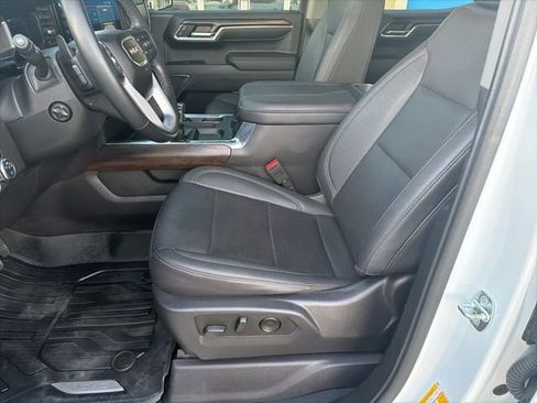 Used 2023 GMC Sierra 1500 SLT w/ SLT Premium Package image 9