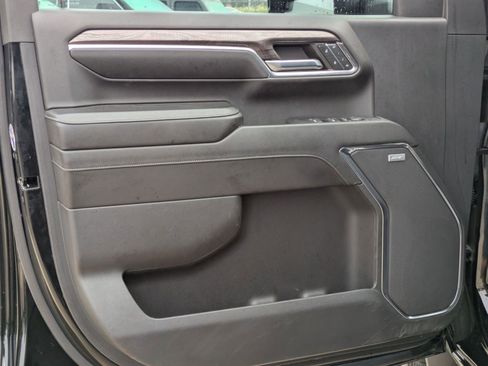 Used 2024 Chevrolet Silverado 2500 LTZ w/ LTZ Plus Package image 11