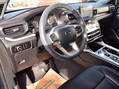 Used 2023 Ford Explorer XLT w/ Equipment Group 202A image 17