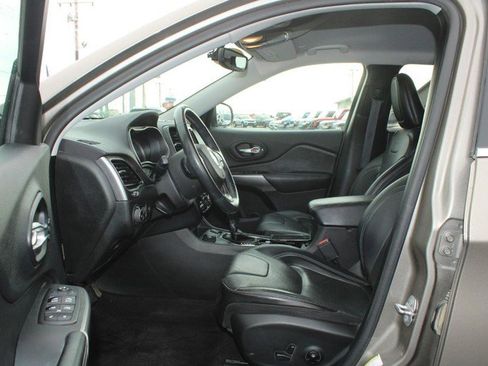 Used 2019 Jeep Cherokee Limited image 8