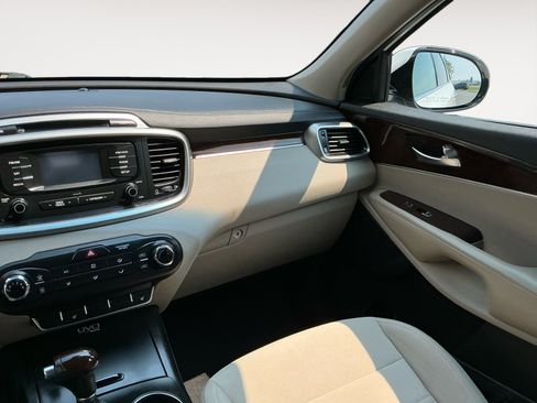 Used 2016 Kia Sorento AWD w/ LX Convenience Package image 11