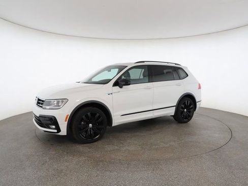 Used 2021 Volkswagen Tiguan SE R-Line image 3