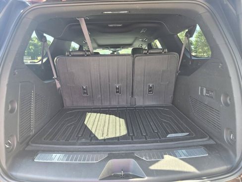 Used 2023 GMC Yukon XL AT4 w/ Technology Package AWD/4WD image 7