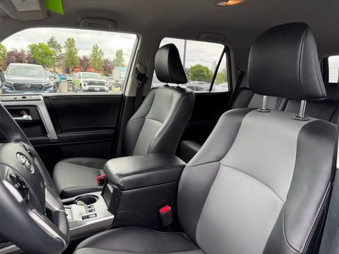 Used 2022 Toyota 4Runner SR5 Premium AWD/4WD image 16