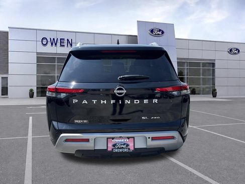 Used 2022 Nissan Pathfinder SL AWD/4WD image 4