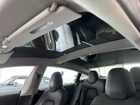 Used 2018 Tesla Model 3 image 27