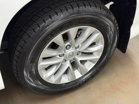 Used 2015 Lexus GX 460 w/ Premium Package image 39