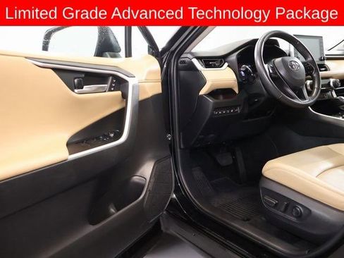 Used 2022 Toyota RAV4 Limited image 11
