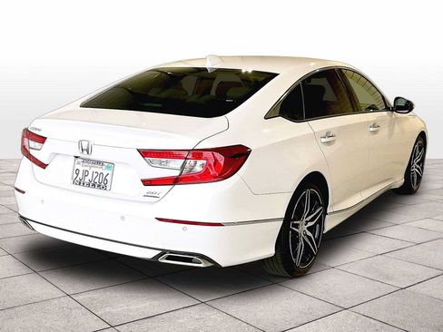 Used 2021 Honda Accord Touring image 14
