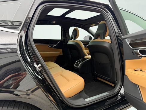 Used 2018 Volvo S90 T5 Momentum image 28