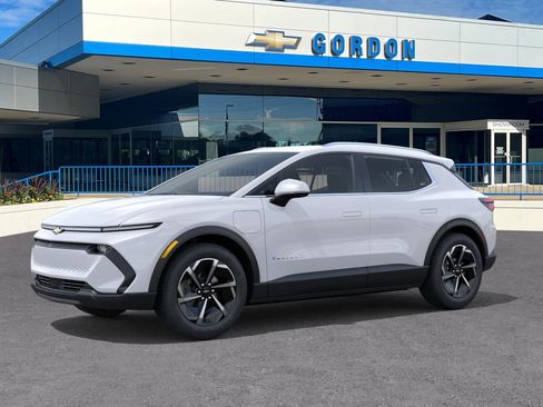 New 2026 Chevrolet Equinox EV LT image 2