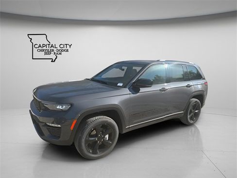 New 2025 Jeep Grand Cherokee Limited w/ Black Appearance Package image 5