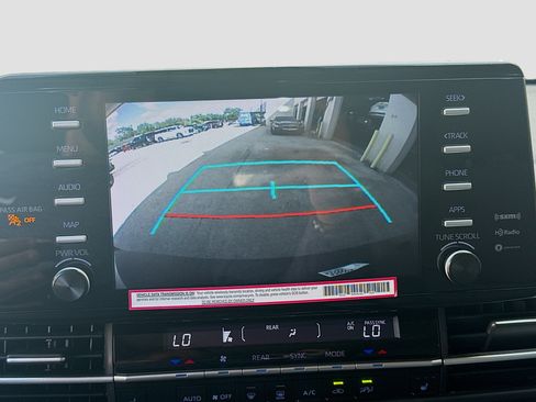 Used 2024 Toyota Sienna XLE FWD image 13