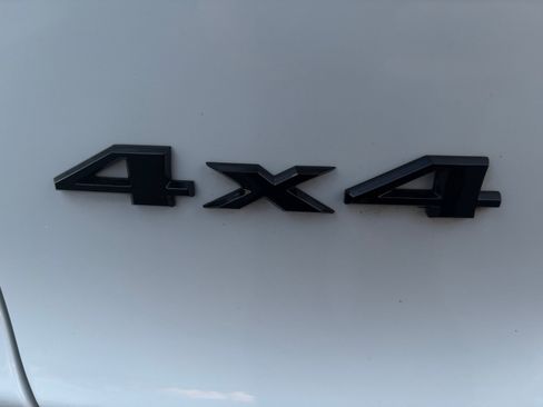 Used 2021 Jeep Cherokee Latitude Plus AWD/4WD image 29