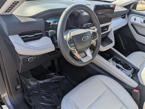 New 2026 Ford Explorer Active w/ Active Comfort Package image 3