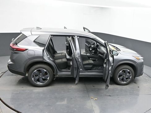 Used 2025 Nissan Rogue SV FWD image 68