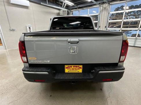 Used 2018 Honda Ridgeline RTL-T image 4