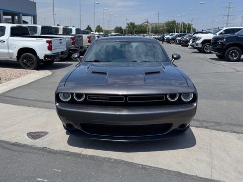 Used 2016 Dodge Challenger SXT RWD image 3