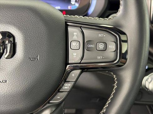 Used 2025 RAM 1500 Limited AWD/4WD image 27