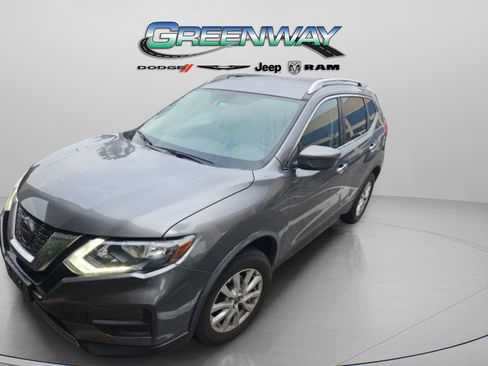 Used 2020 Nissan Rogue SV image 3
