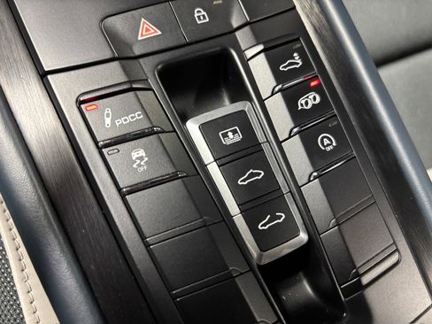 Used 2019 Porsche 911 Carrera GTS image 9