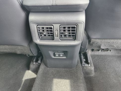 Used 2021 Toyota RAV4 XLE Premium image 23