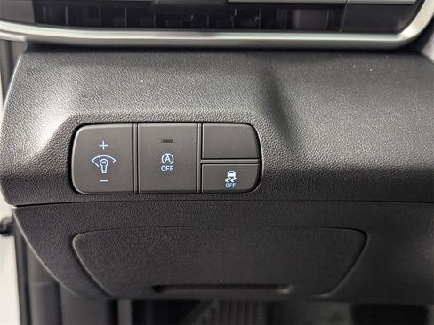 New 2025 Hyundai Elantra SE image 13