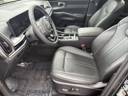Used 2024 Kia Sorento S w/ Panoramic Sunroof Package FWD image 10