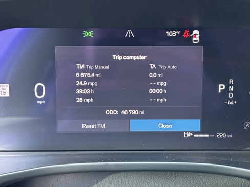 Used 2023 Volvo XC40 B5 Plus w/ Protection Package Premier AWD/4WD image 22