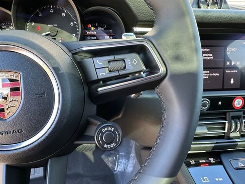 Used 2026 Porsche Macan Turbo image 16