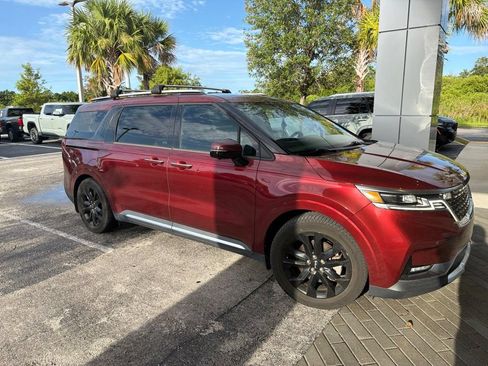 Used 2022 Kia Carnival SX Prestige FWD image 2