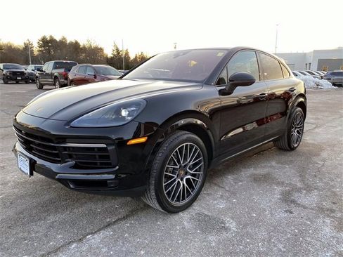 Used 2022 Porsche Cayenne Platinum Edition image 9