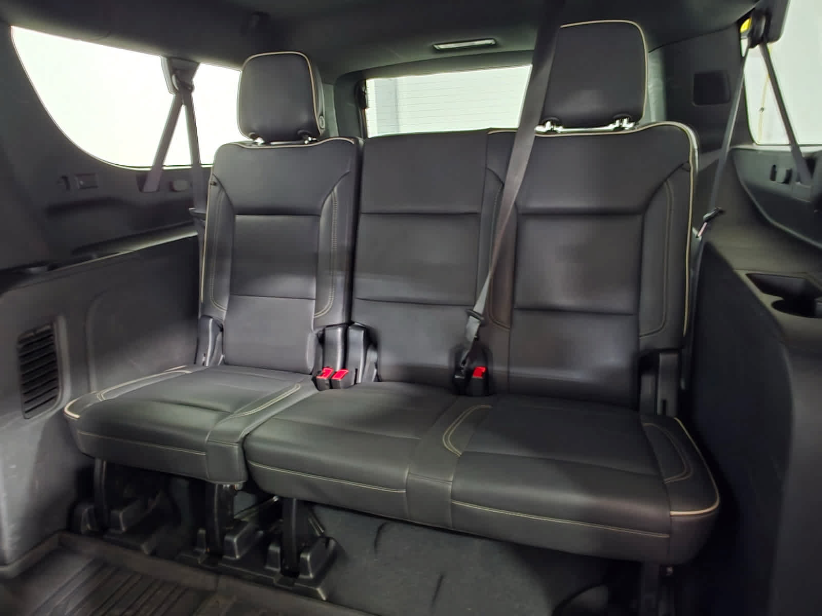 Used 2023 GMC Yukon XL SLT AWD/4WD image 19