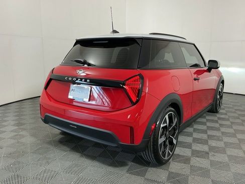 Certified 2025 MINI Cooper 2-Door Hardtop FWD image 5