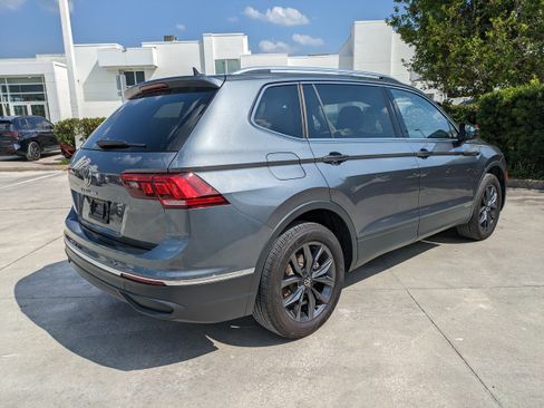 Certified 2023 Volkswagen Tiguan SE FWD image 4
