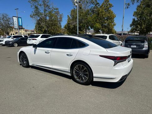 Used 2018 Lexus LS 500 w/ Luxury Package RWD image 4