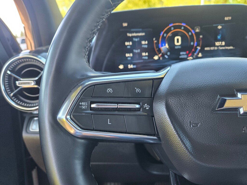 Used 2025 Chevrolet Equinox LT w/ Convenience Package II FWD image 25