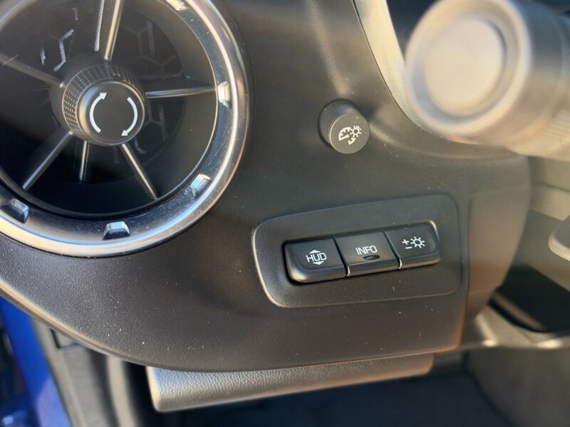 Used 2022 Chevrolet Camaro SS RWD image 27