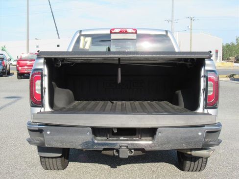 Used 2017 GMC Sierra 1500 SLT image 10