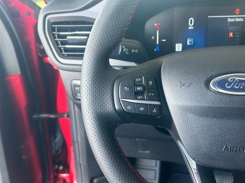 Used 2025 Ford Escape ST-Line w/ Equipment Group 301A image 39