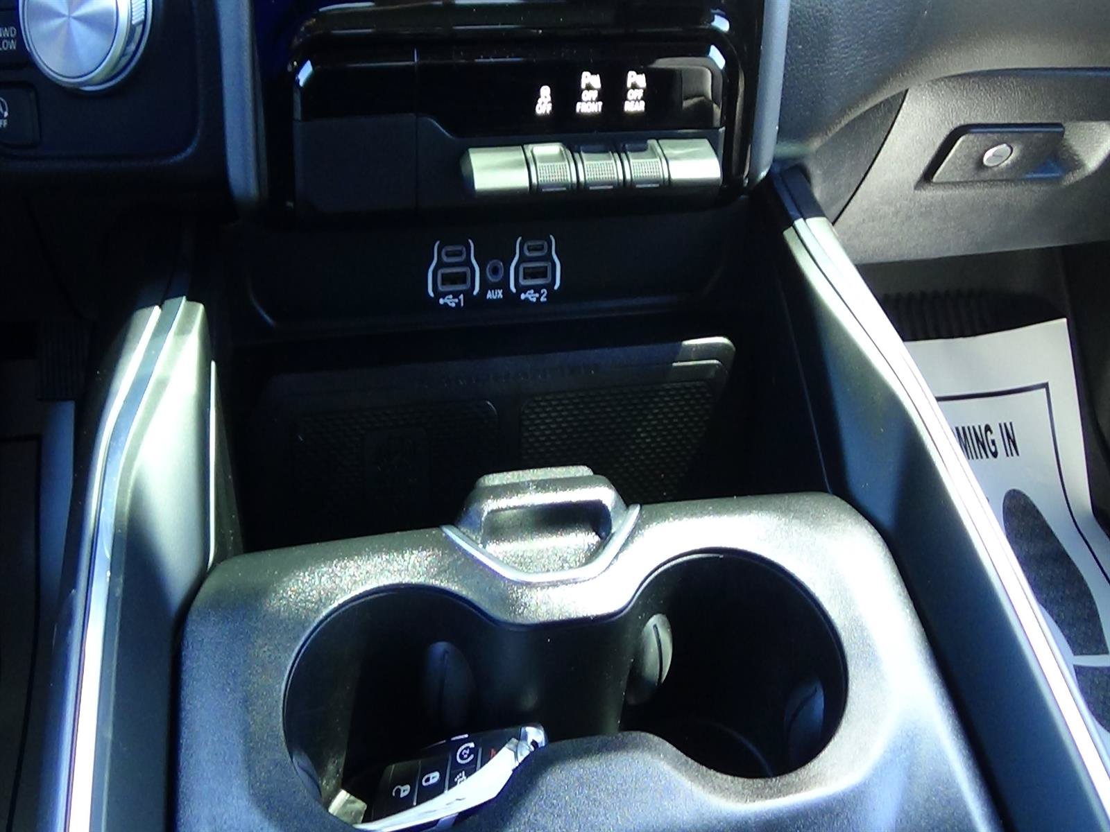 Used 2025 RAM 1500 Laramie w/ Sport Appearance Package AWD/4WD image 31