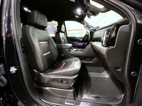 Used 2024 GMC Sierra 2500 AT4 w/ Technology Package image 15