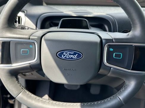 Used 2025 Ford Expedition Active AWD/4WD image 38